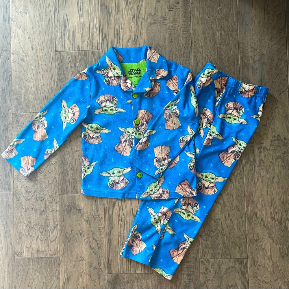 🩵2 for $18 🩵Star Wars 4T Button-down Pajamas
